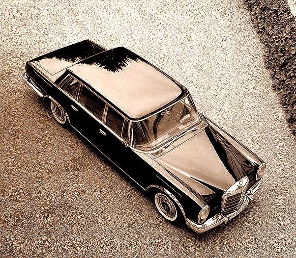 Mercedes-Benz 600 Pullman (Instagram @mbclassiccenter)