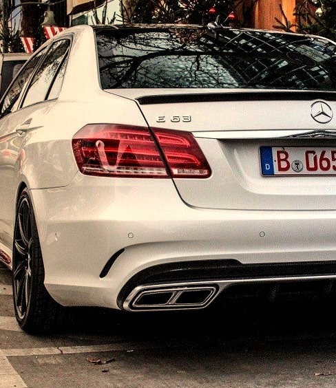 Mercedes-Benz E 63 AMG (Instagram @amgspots)