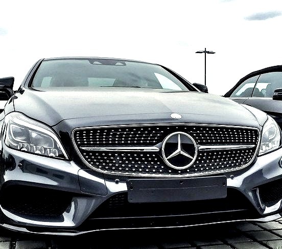 Mercedes-Benz CLS 400 AMG line (Instagram @rafael_weinberger)